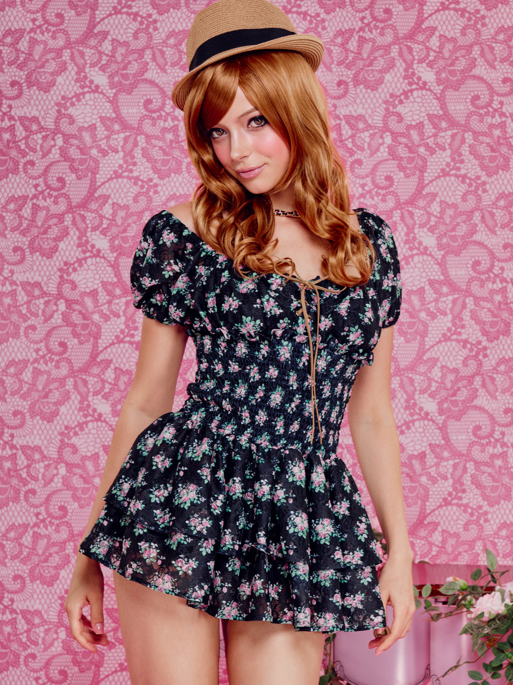 Creamy rose mini dress (Black)